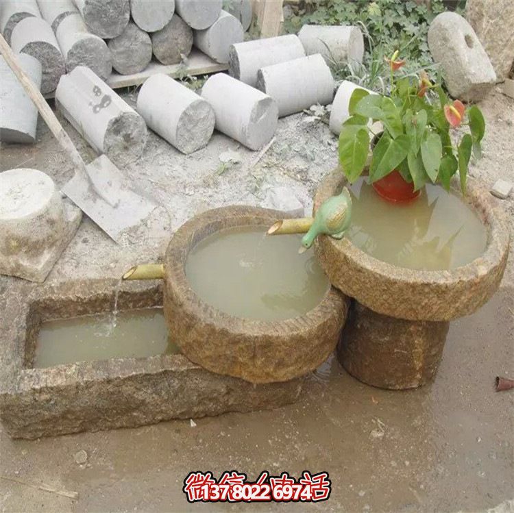 古老農(nóng)村石槽流水魚缸，傳統(tǒng)擺件裝飾景觀