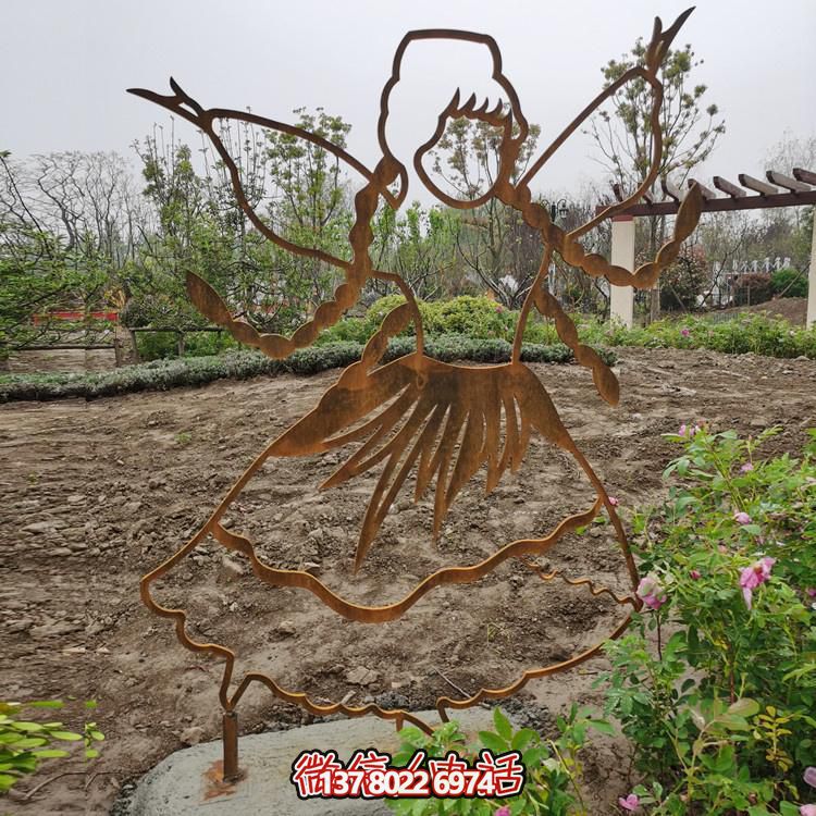 不銹鋼鏤空人物雕塑，點(diǎn)綴公園美景