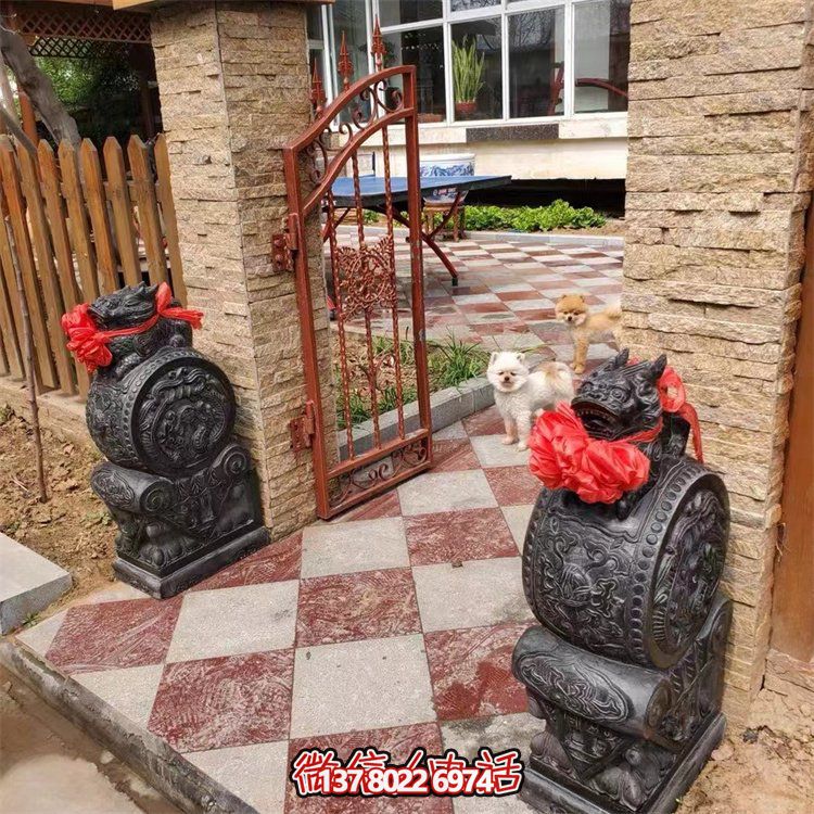 靜謐庭院抱石雕，鼓舞人心