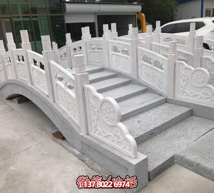 美麗的漢白玉石拱橋，伴您一路暢游！