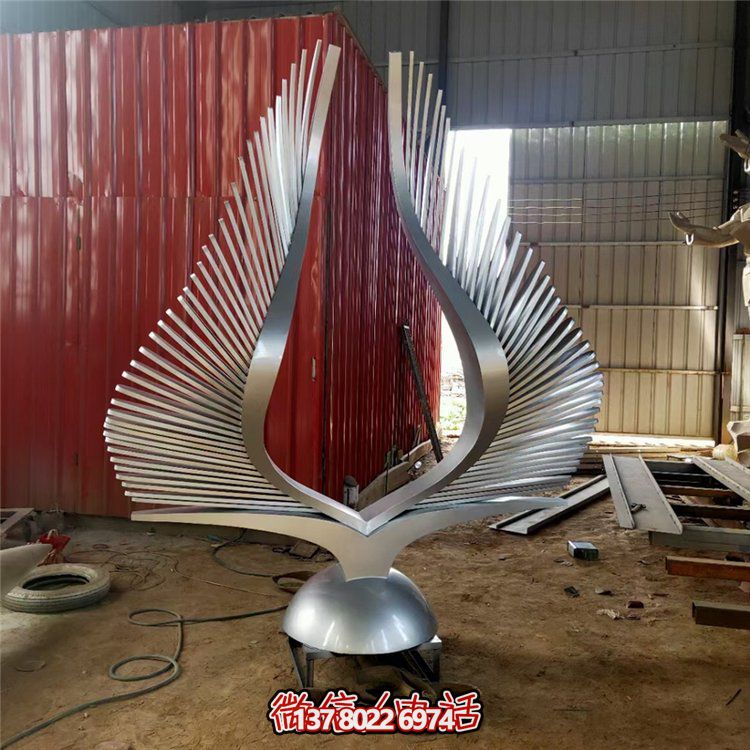 抽象不銹鋼雕塑擺件，為景觀房地產(chǎn)增添精彩景點(diǎn)