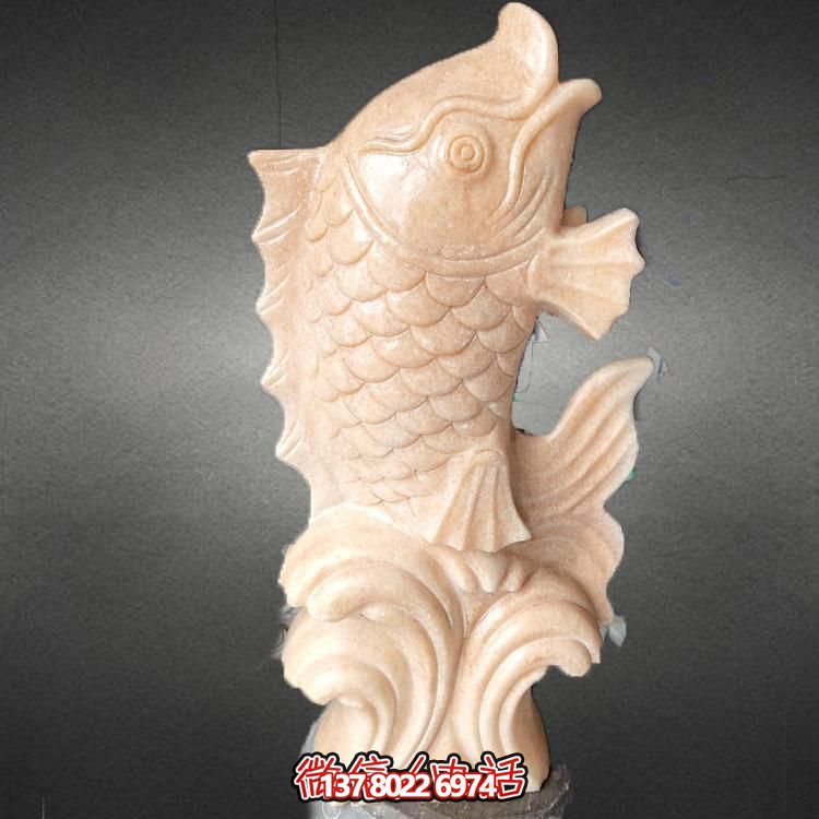 集大理石石雕、水景擺件、鯉魚雕塑于一體的精美藝術品