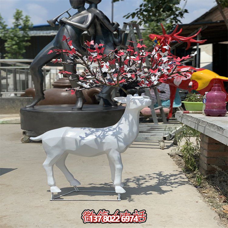 不銹鋼梅花鹿雕塑，點(diǎn)綴校園景觀