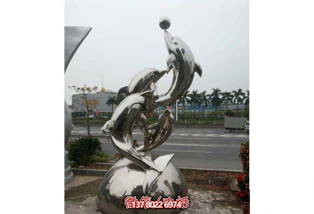 不銹鋼海豚雕塑，玩起來讓街道飛躍！