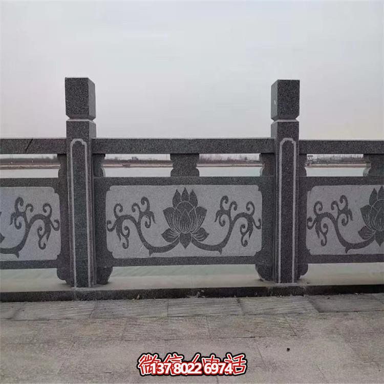 花崗巖護(hù)欄——完美結(jié)合精美雕刻與經(jīng)典欄桿扶手，為寺廟景點(diǎn)帶來(lái)外觀華麗的裝飾