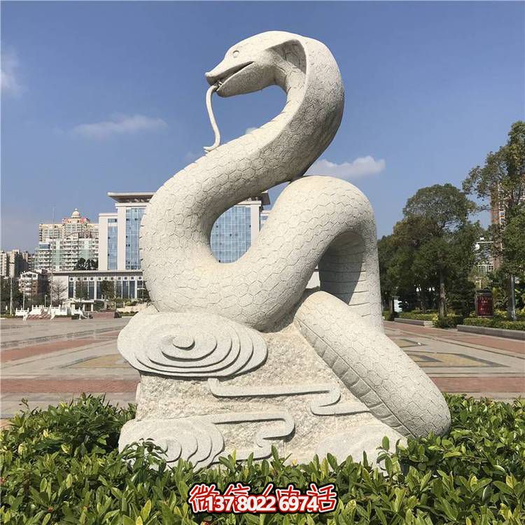 傳統(tǒng)風(fēng)格大理石蛇雕塑，擺放于廣場(chǎng)，給您帶來(lái)完美視覺(jué)享受