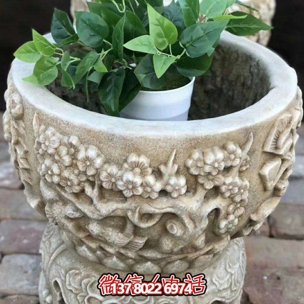精美藝術(shù)石雕花盆，讓繁復(fù)多彩的花紋與浮雕結(jié)合，打造出精美的大理石雕塑