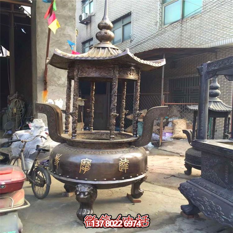 仿古寶蓋圓形香爐，擺放于寺廟、道觀等室內(nèi)