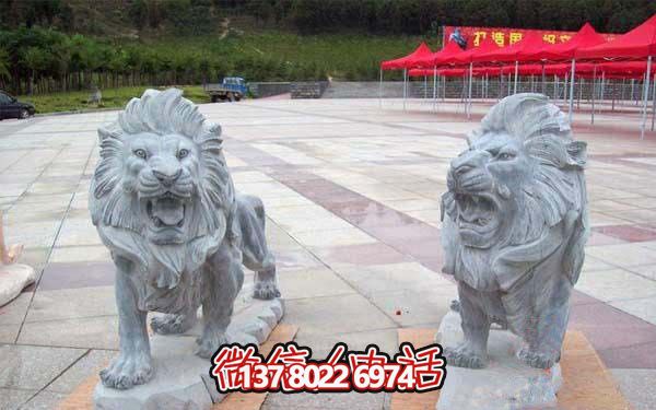 大型石雕獅子雕塑，給景區(qū)帶來濃厚的歷史氛圍