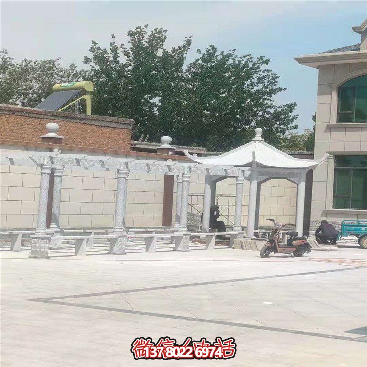 仿古涼亭，大理石裝飾，搭配花架，為別墅院子增添份量