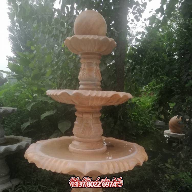 紅色多層噴泉擺件，晚霞下的庭院更加美麗