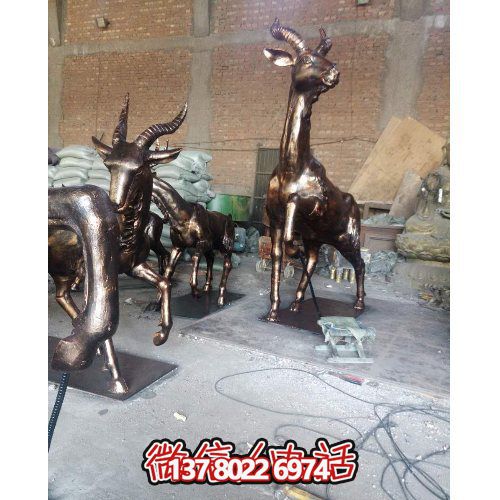 大型梅花鹿銅雕雕塑，裝點別墅小區(qū)