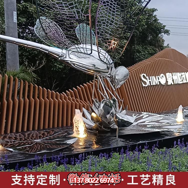 大型不銹鋼雕塑，為城市酒店、公園、商場及水景環(huán)境增添獨特景觀
