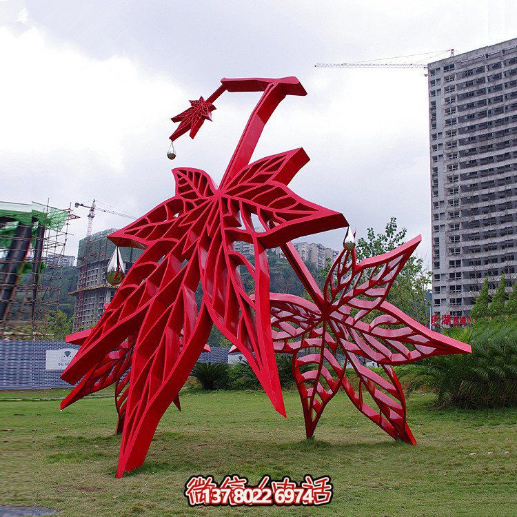 紅色不銹鋼楓葉景觀雕塑，精美絕倫