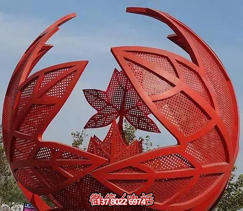 不銹鋼楓葉球形雕塑，點(diǎn)綴廣場景觀