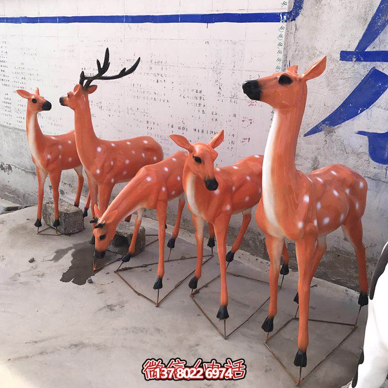 彩繪玻璃鋼雕塑鹿，靜謐優(yōu)雅完美綻放