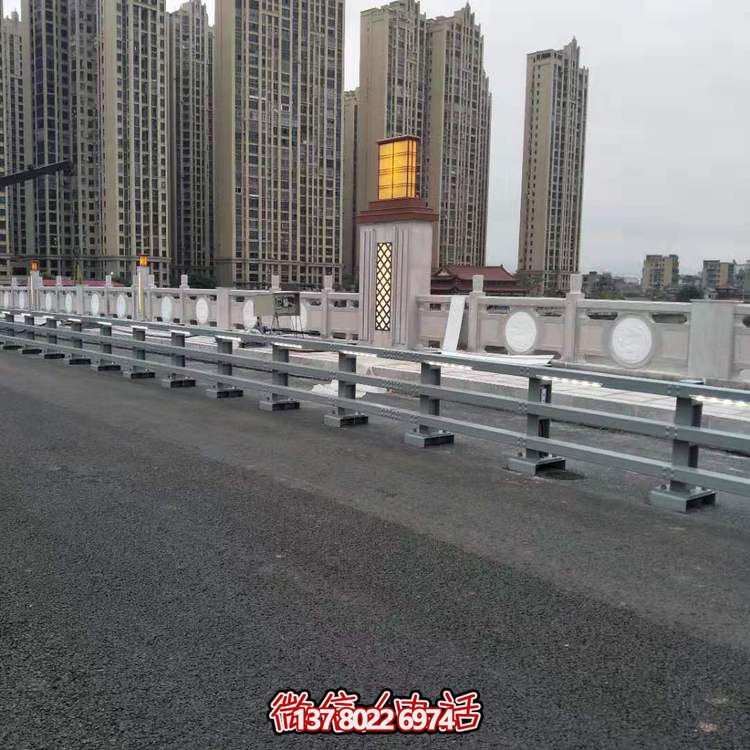 大理石護(hù)欄雕塑，為街道景觀帶來(lái)精美絕倫