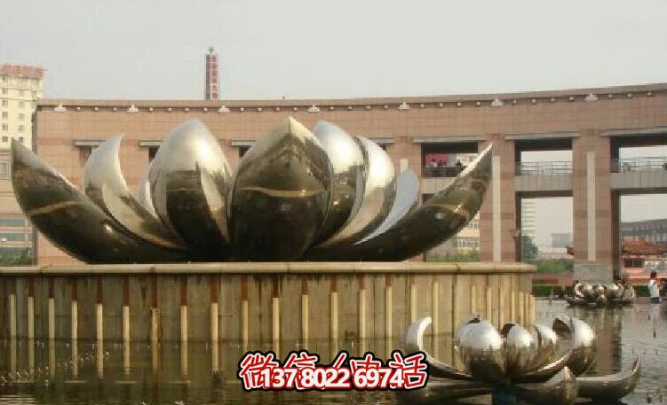 不銹鋼荷花雕塑，美化家園，增添小區(qū)公園戶外環(huán)境