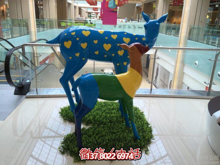 玻璃鋼手工彩繪小鹿擺件，為你的商場增添溫馨美感