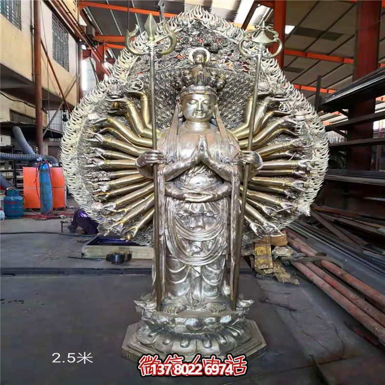 游覽千手觀(guān)音大型景觀(guān)雕塑，探索本土古代寺廟文化