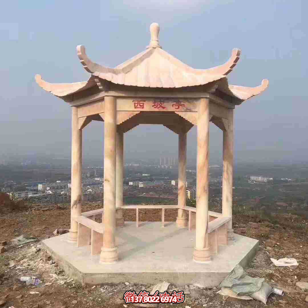 西坡涼亭景觀，觀賞大型晚霞紅