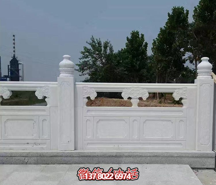 漢白玉鏤空石橋欄桿雕塑，為景區(qū)增添精彩