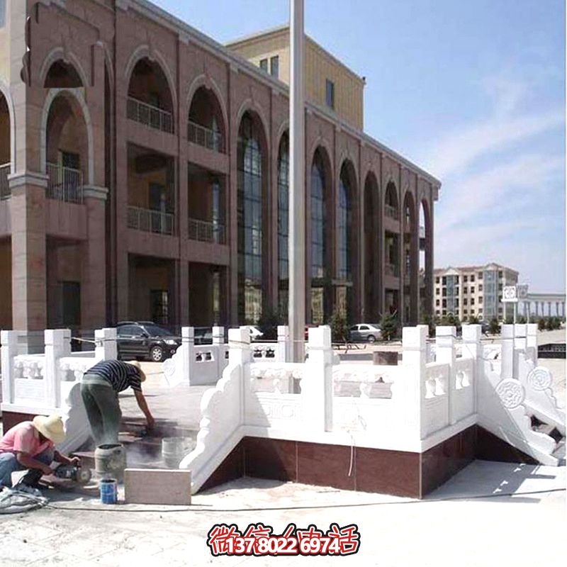 高雅華麗的漢白玉雕塑升旗臺(tái)，為你的飛機(jī)場(chǎng)增添華麗色彩