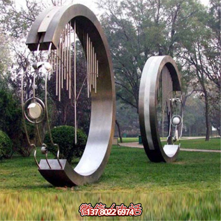 不銹鋼圓環(huán)創(chuàng)意雕塑，點(diǎn)亮園林景觀裝飾