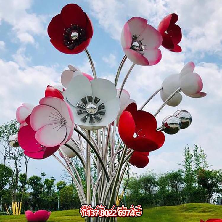 不銹鋼彩繪大型花朵雕塑，為景區(qū)廣場增添色彩