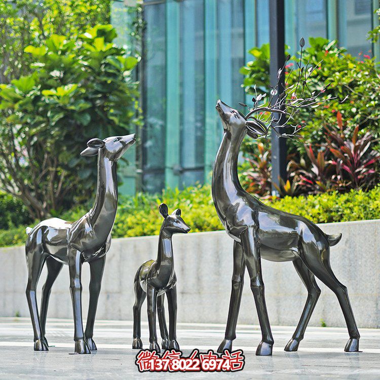 玻璃鋼制仿銅小鹿擺件，點(diǎn)綴戶(hù)外園林景觀