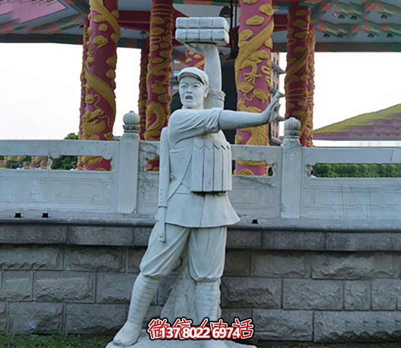 董存瑞景觀雕塑，點(diǎn)綴廣場(chǎng)景觀