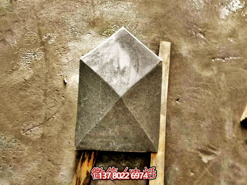 菱形擋車石阻石球，為兒童游樂場提供安全保障