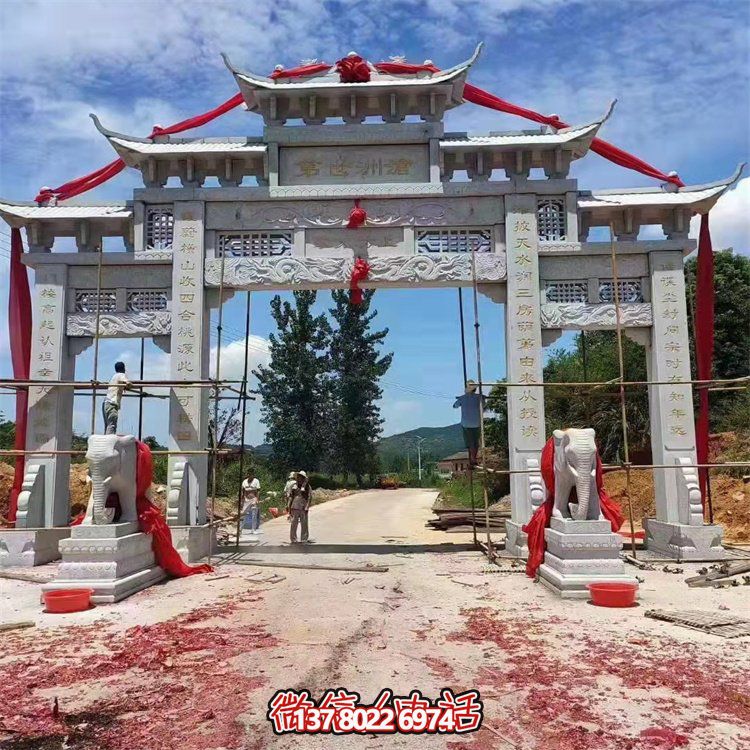 集道路四柱、花崗巖、花崗石雕和牌樓于一體的精美絕倫藝術(shù)品