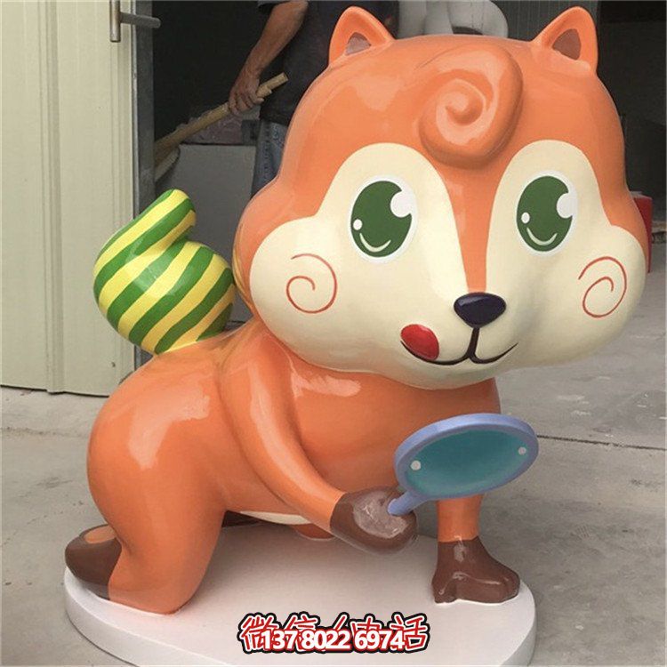 玻璃鋼結(jié)構(gòu)兒童樂園，卡通松鼠公仔裝飾