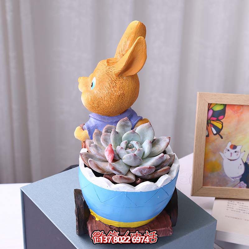 玻璃鋼兔子雕塑拉花盆，讓客廳擺件變得更有格調(diào)