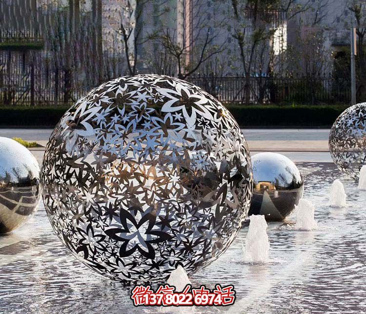 不銹鋼噴泉球雕塑，創(chuàng)意點(diǎn)亮廣場(chǎng)