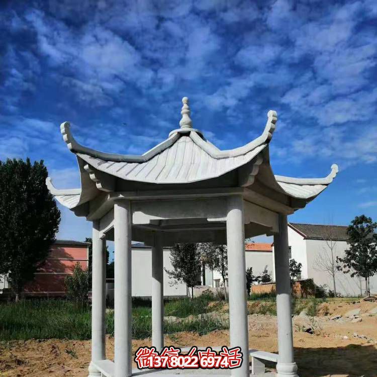 仿古休閑涼亭，天然青石擺放于戶外村莊