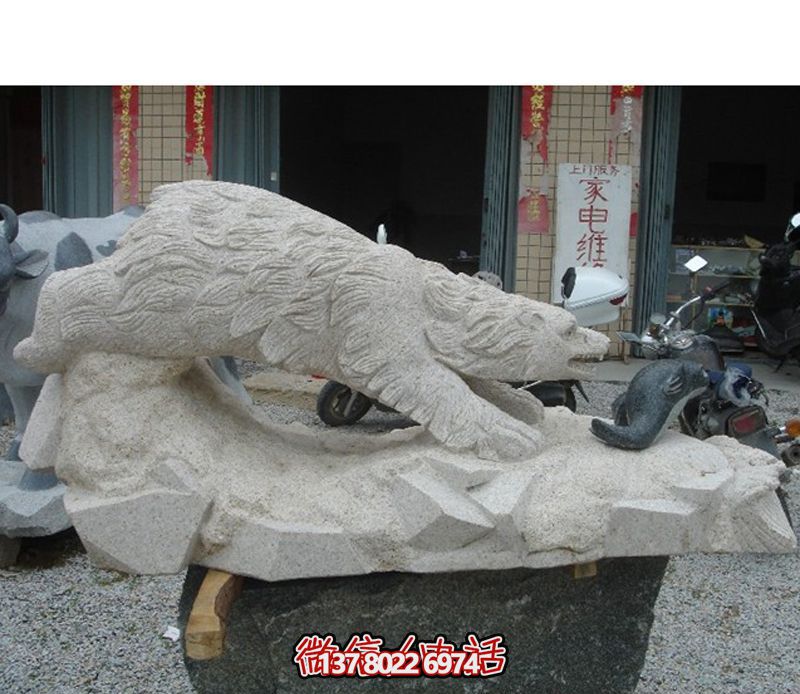 北極熊玻璃鋼雕塑，讓街道邊擺放創(chuàng)意爬行玻璃