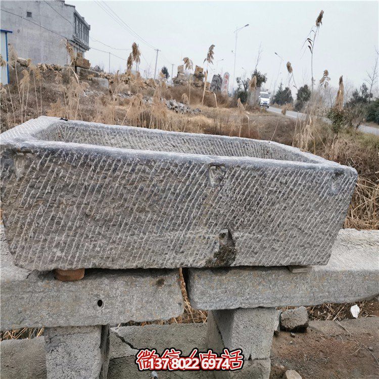 原石石槽，讓空間更加安靜祥和