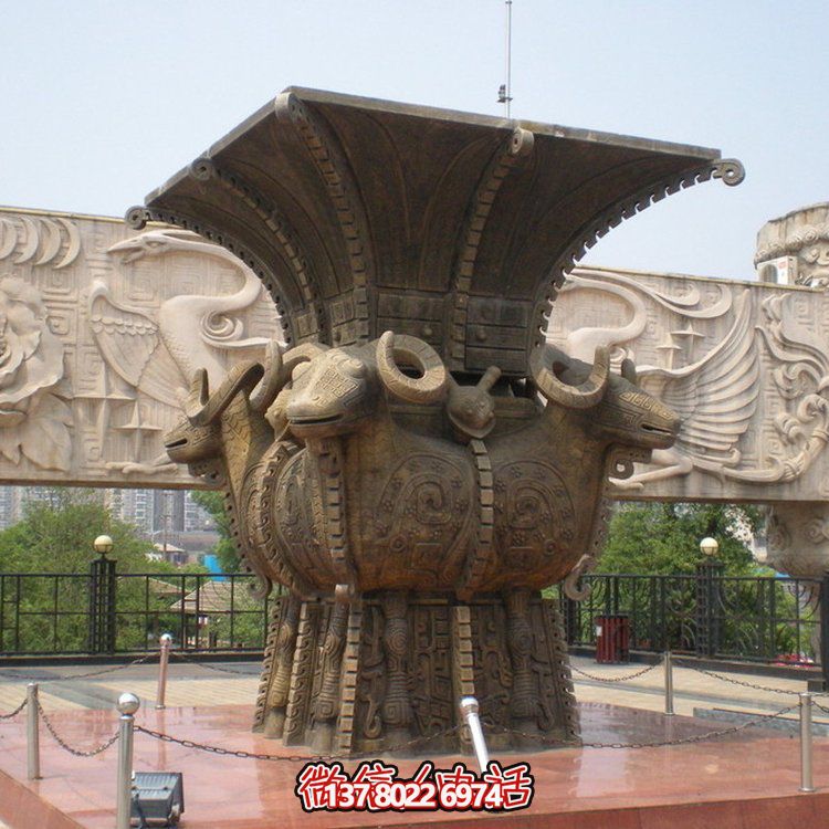 方尊銅香爐雕塑，讓景區(qū)廣場更加精彩