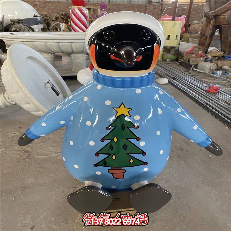 玻璃鋼游樂場，彩繪企鵝小品雕塑精美擺放