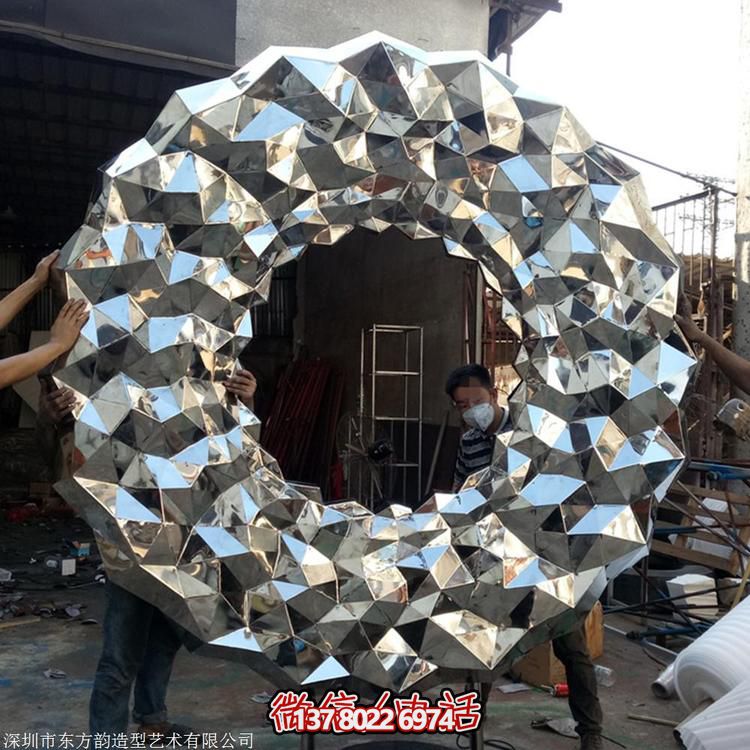 幾何圓環(huán)雕塑，給你戶外園林景觀完美面貌