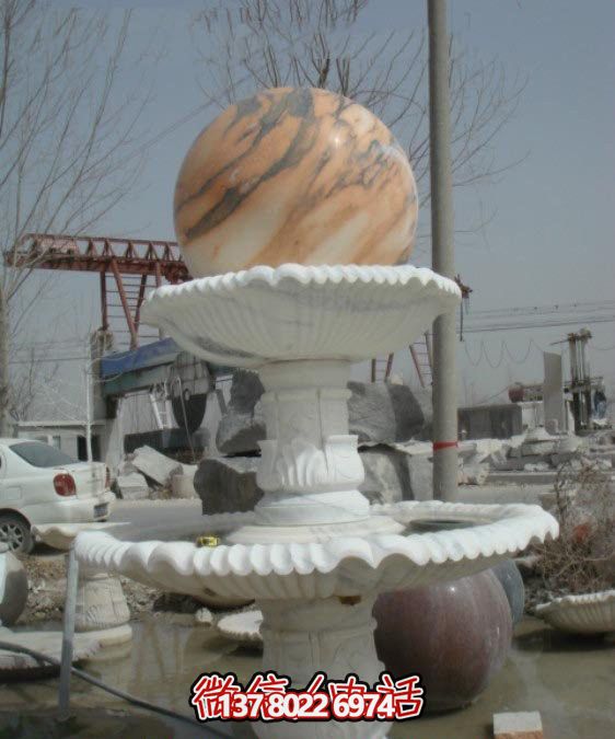 公園完美融合大理石、風(fēng)水球、噴泉和雕塑的美景