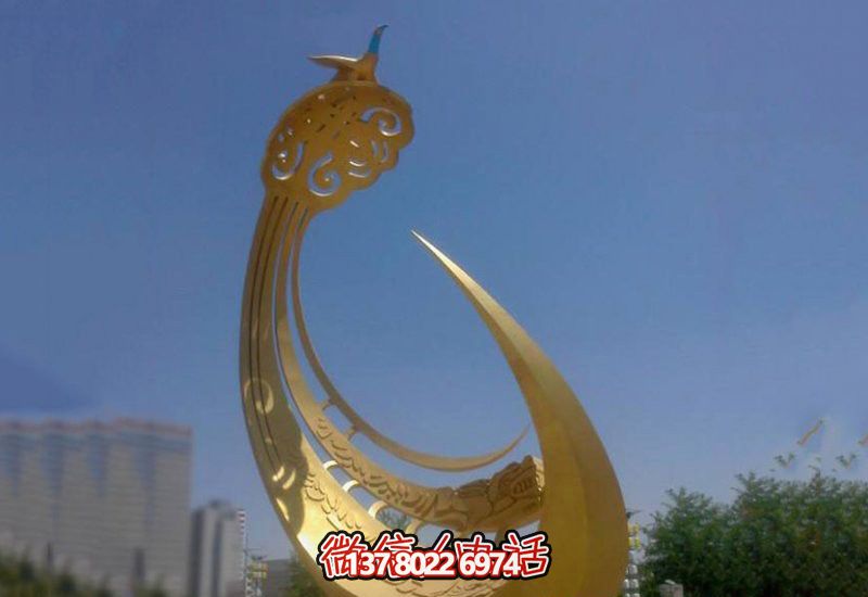 精美不銹鋼鳳凰雕塑，點綴戶外廣場