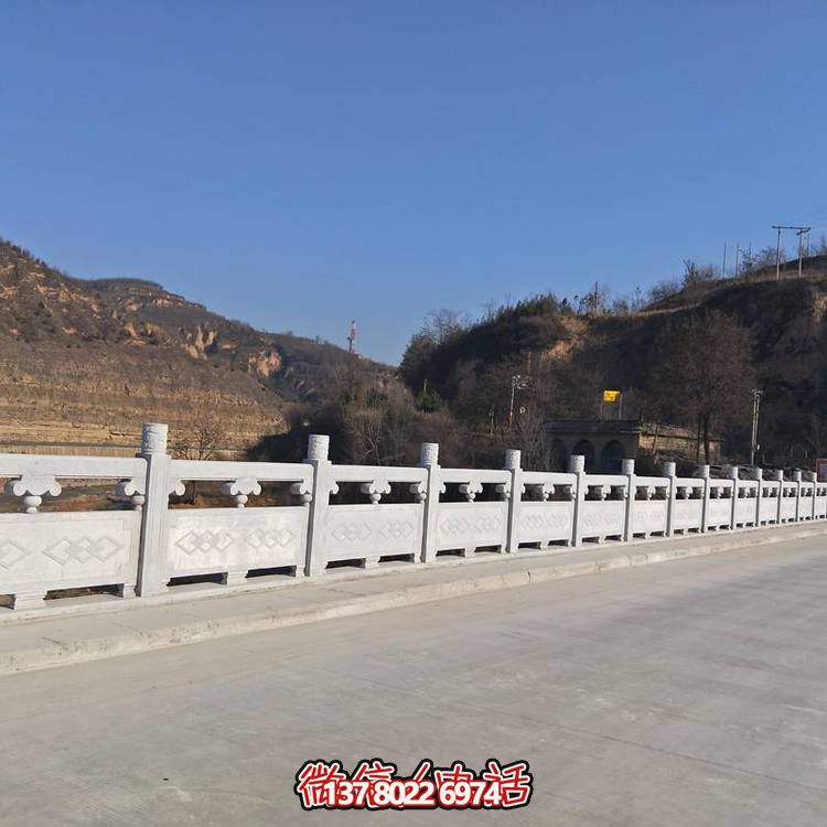 精美的大理石雕塑欄桿，締造完美景觀