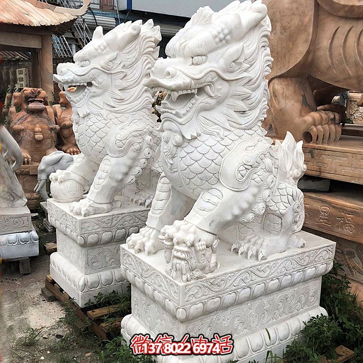 大型漢白玉石雕麒麟雕塑，為您的庭院門(mén)口增添獨(dú)特景觀