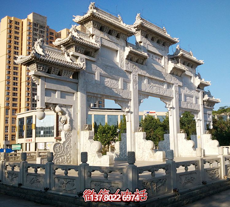 精美石雕牌坊，給城市的小區(qū)增添了一抹精致的文化氣息