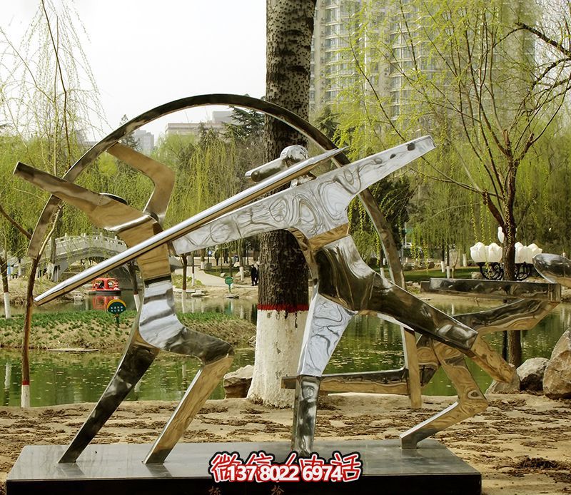 不銹鋼鏡面標槍雕塑——精致、創(chuàng)意、華美