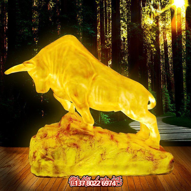 玻璃鋼拓荒牛景觀燈，拓展景區(qū)公園草坪環(huán)境亮化