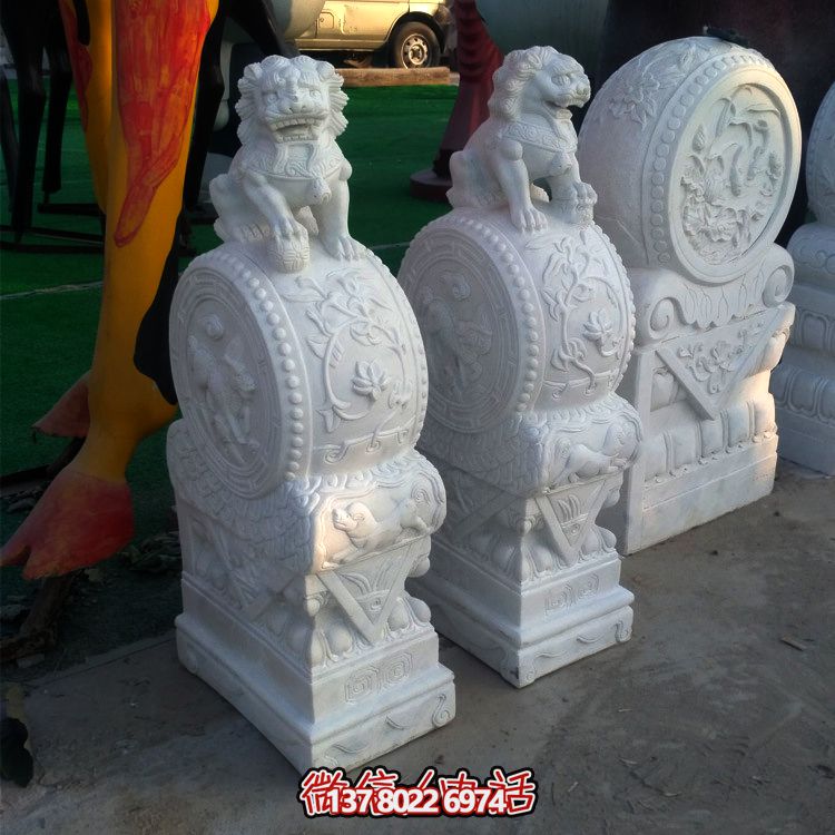 濃縮漢文化，以仿古建筑漢白玉雕塑裝點(diǎn)宮殿門(mén)墩